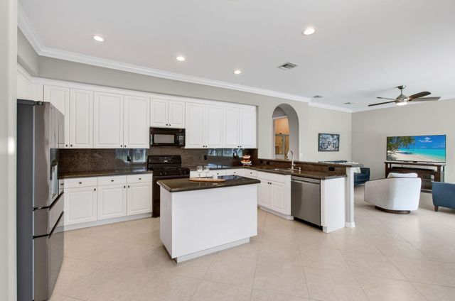1183 Canyon Way, Wellington, FL 33414