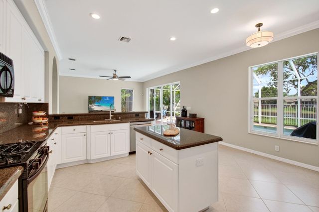 1183 Canyon Way, Wellington, FL 33414