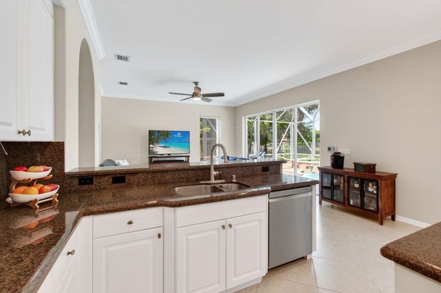 1183 Canyon Way, Wellington, FL 33414