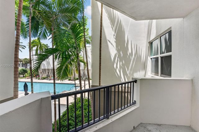 2401 NE 65th St 205, Fort Lauderdale, FL 33308