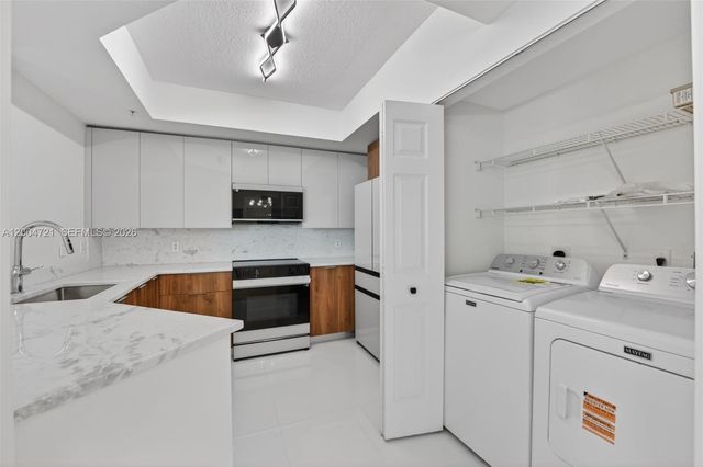 2401 NE 65th St 205, Fort Lauderdale, FL 33308
