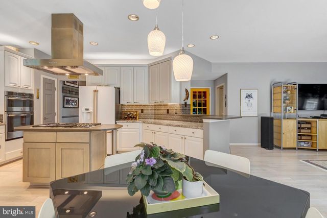 10090 TUMMEL FALLS DR, Bristow, VA 20136