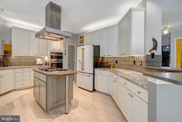 10090 TUMMEL FALLS DR, Bristow, VA 20136