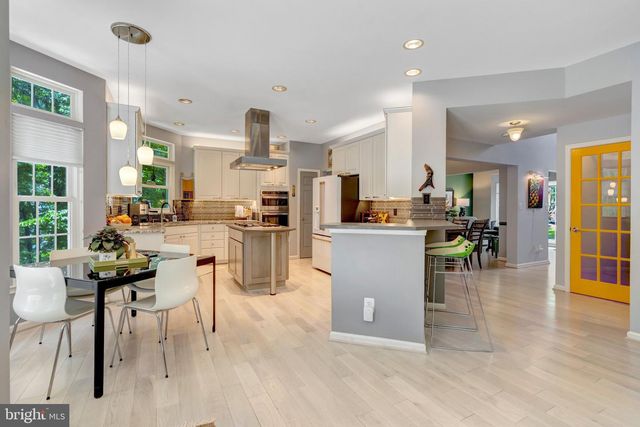 10090 TUMMEL FALLS DR, Bristow, VA 20136