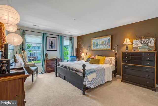 10090 TUMMEL FALLS DR, Bristow, VA 20136