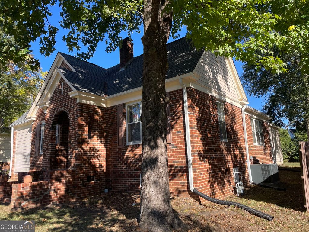 227 S Oliver Street, Elberton, GA 30635 — photo 3