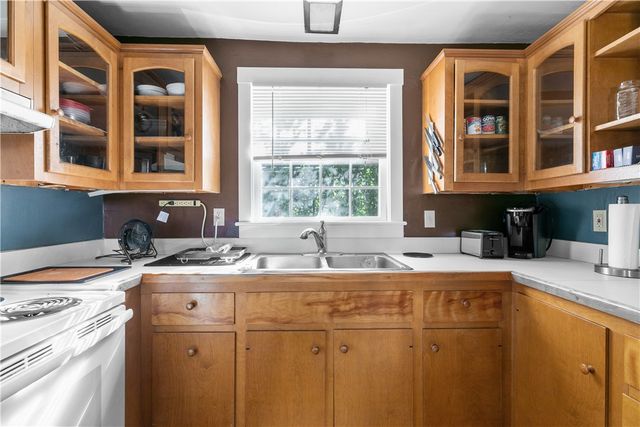 26 Perry Street 1, Newport, RI 02840