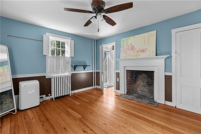 26 Perry Street 1, Newport, RI 02840