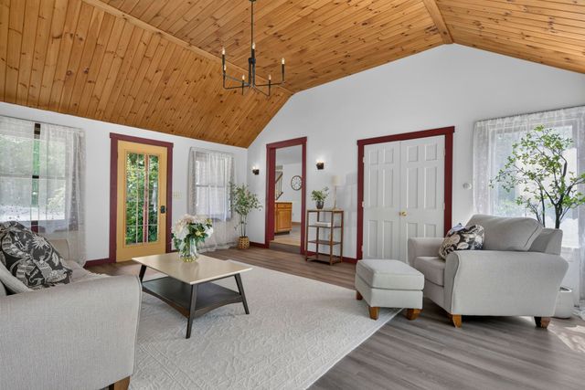 211 Mount Delight Road, Deerfield, NH 03037