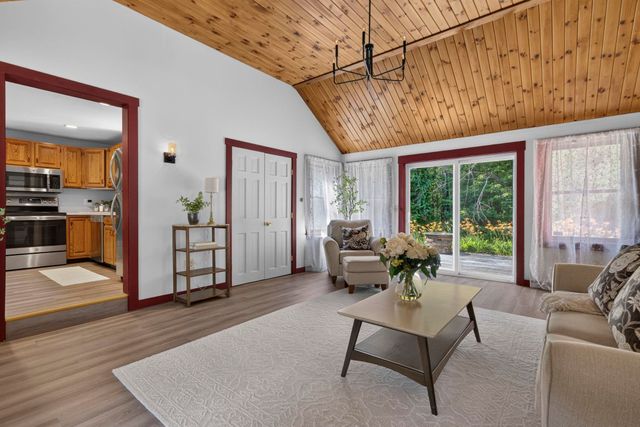 211 Mount Delight Road, Deerfield, NH 03037