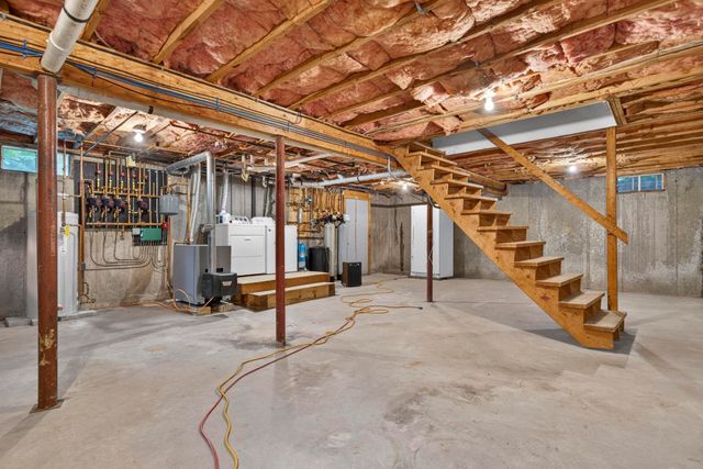 211 Mount Delight Road, Deerfield, NH 03037