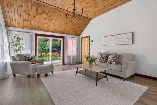 211 Mount Delight Road, Deerfield, NH 03037
