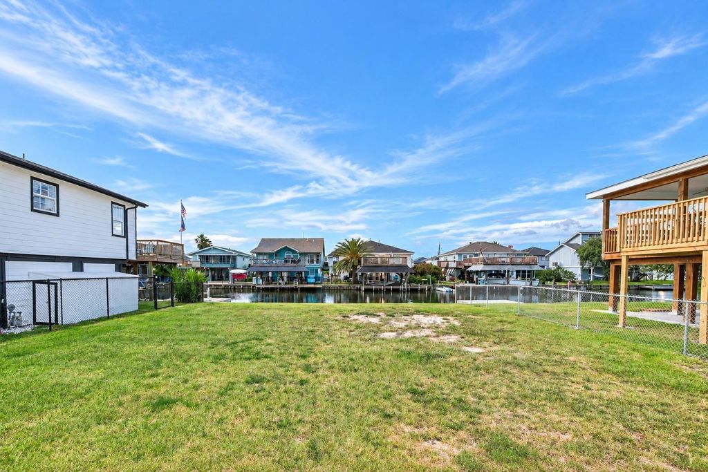 191 Barracuda, Bayou Vista, TX 77563