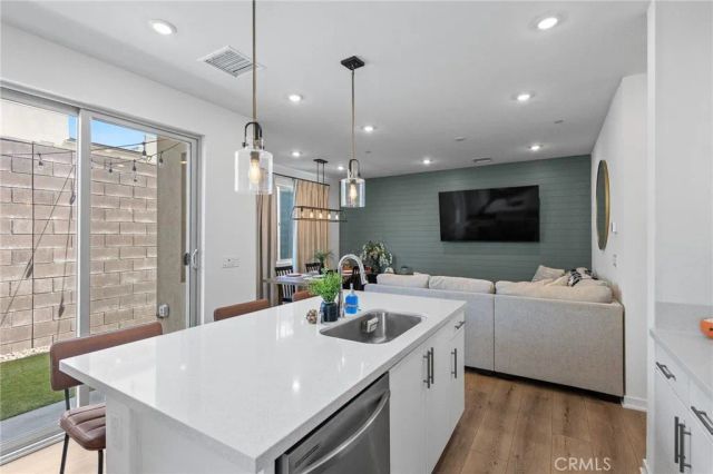 15936 Sparrow Court, Fontana, CA 92336