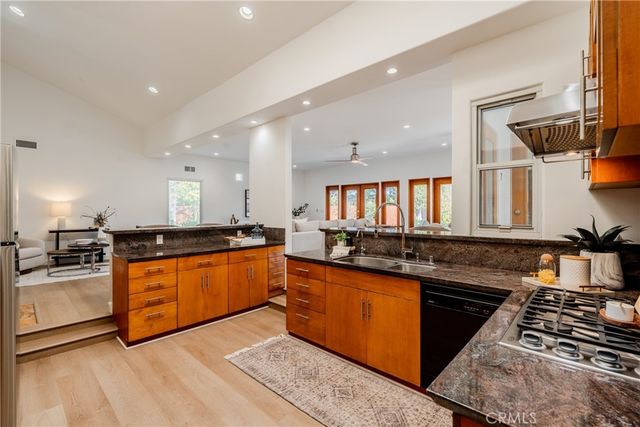 2207 Golden Circle, Newport Beach, CA 92660