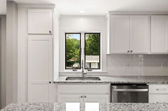 54 Main St 201, Topsfield, MA 01983