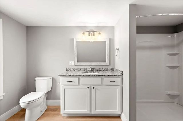 54 Main St 201, Topsfield, MA 01983
