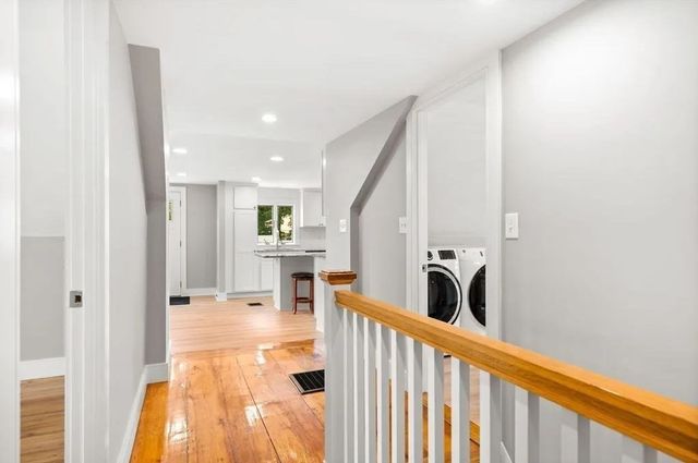 54 Main St 201, Topsfield, MA 01983
