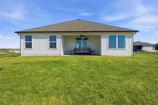 1612 SW 9th Street, Oak Grove, MO 64075