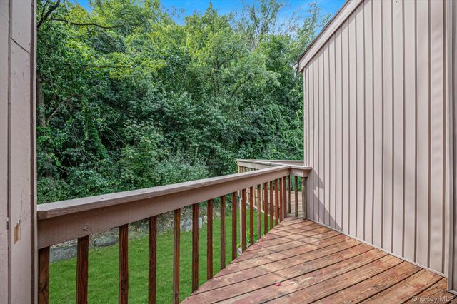 8 John Bean Court, Port Washington, NY 11050