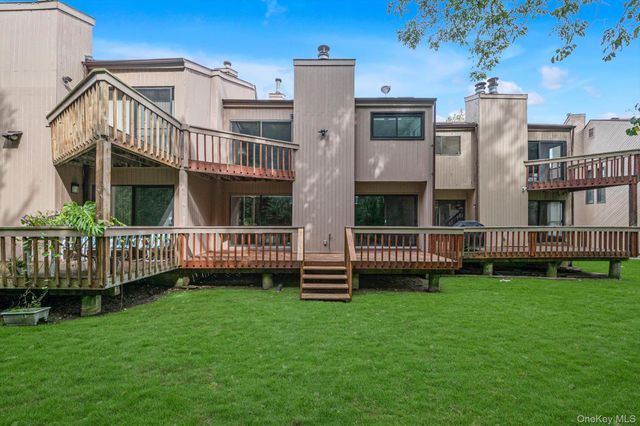 8 John Bean Court, Port Washington, NY 11050