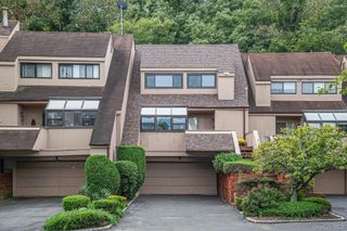 8 John Bean Court, Port Washington, NY 11050