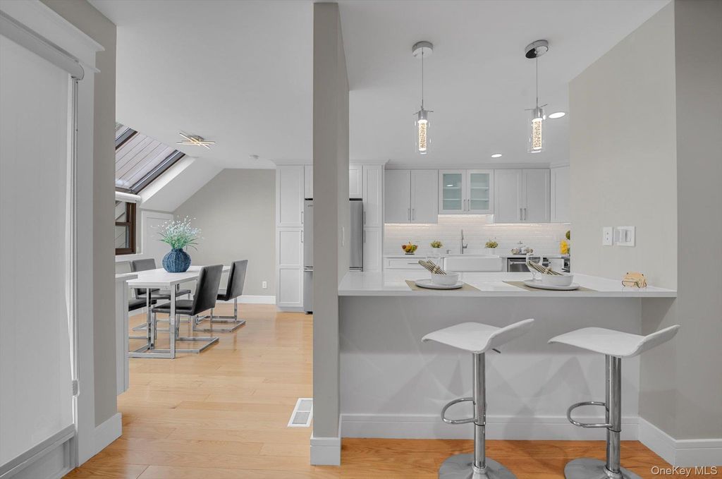 8 John Bean Court, Port Washington, NY 11050 — photo 3
