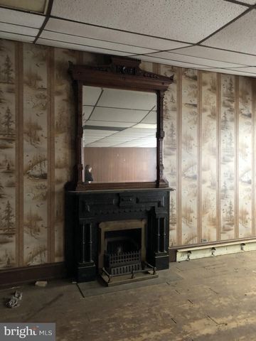 28 N 2ND ST, Columbia, PA 17512