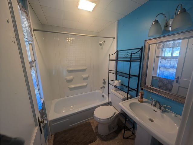 28 Rosedale Avenue, Bradford City, PA 16701