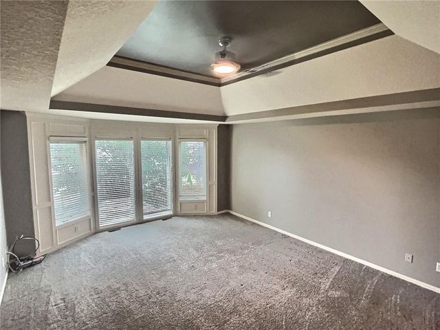 6505 N Spruce Avenue, Kansas City, MO 64119