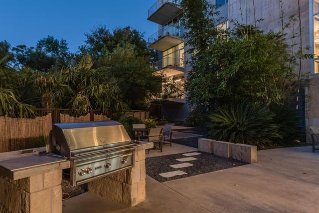 800 W 5th ST 1007, Austin, TX 78701