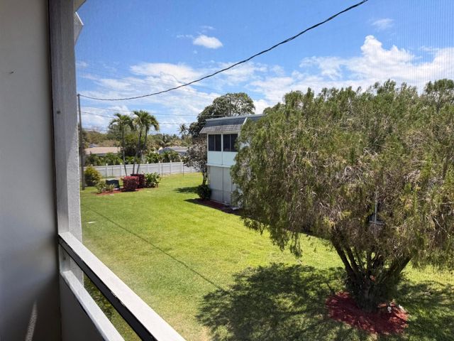 3322 Cynthia Lane 207, Lake Worth Beach, FL 33461