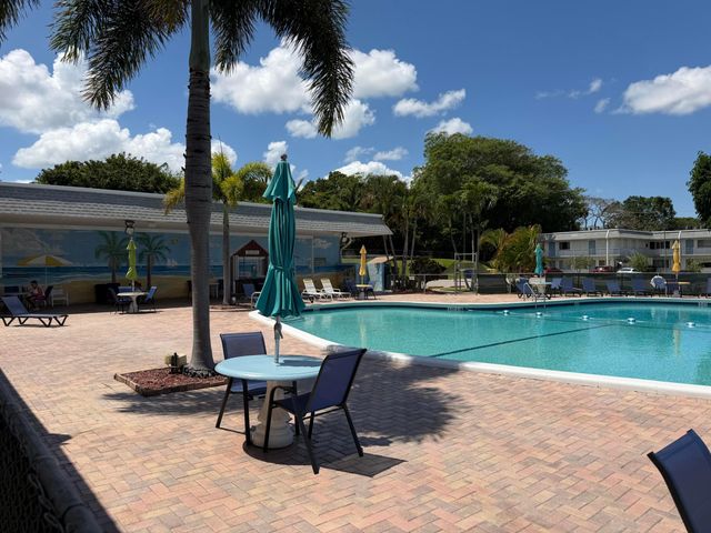 3322 Cynthia Lane 207, Lake Worth Beach, FL 33461