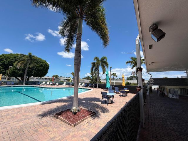 3322 Cynthia Lane 207, Lake Worth Beach, FL 33461