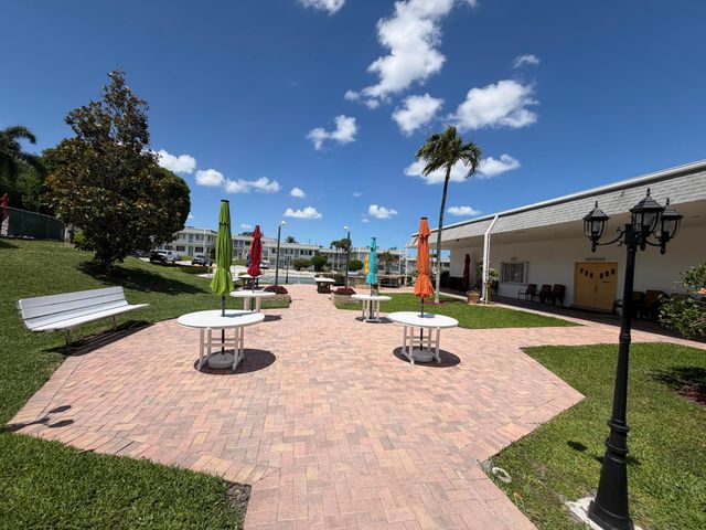 3322 Cynthia Lane 207, Lake Worth Beach, FL 33461