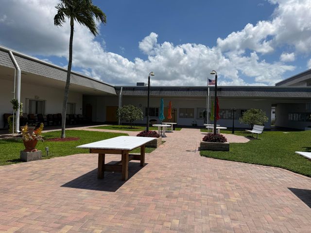 3322 Cynthia Lane 207, Lake Worth Beach, FL 33461