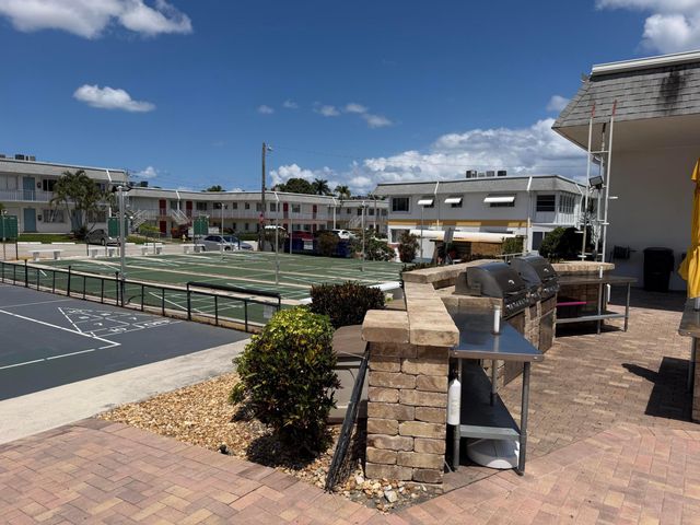 3322 Cynthia Lane 207, Lake Worth Beach, FL 33461