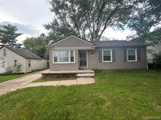 15755 Woodbine, Redford, MI 48239