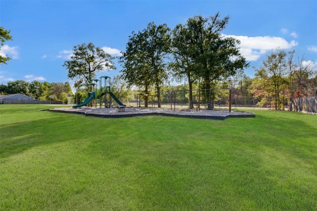 16813 Gleneagle Dr N, Conroe, TX 77385