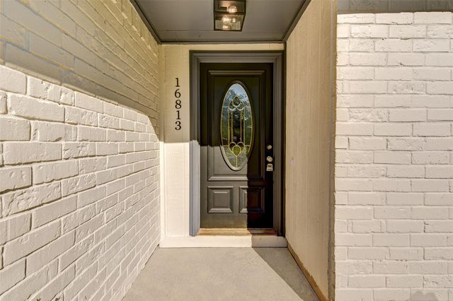 16813 Gleneagle Dr N, Conroe, TX 77385