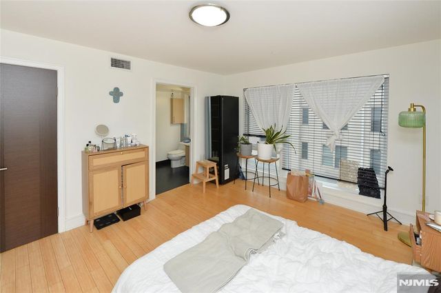 310 Cliff Lane 3F, Cliffside Park, NJ 07010