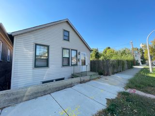 3228 S Paulina Street, Chicago, IL 60608