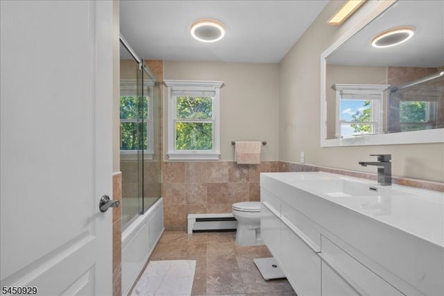 12 Byron Ct, Parsippany-troy Hills Twp., NJ 07054