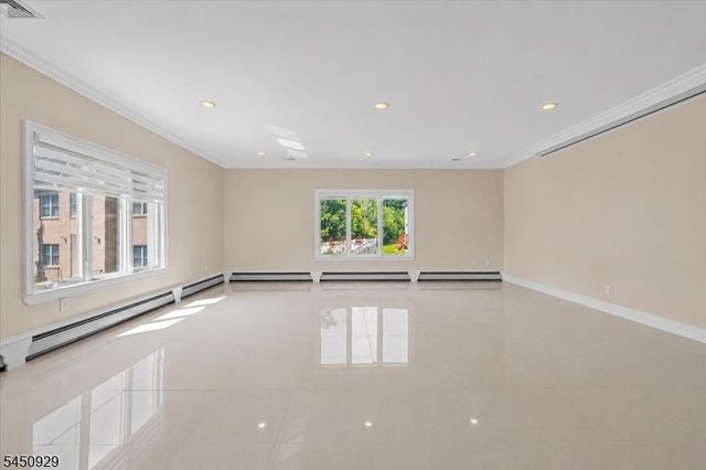 12 Byron Ct, Parsippany-troy Hills Twp., NJ 07054