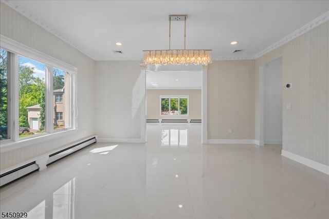 12 Byron Ct, Parsippany-troy Hills Twp., NJ 07054
