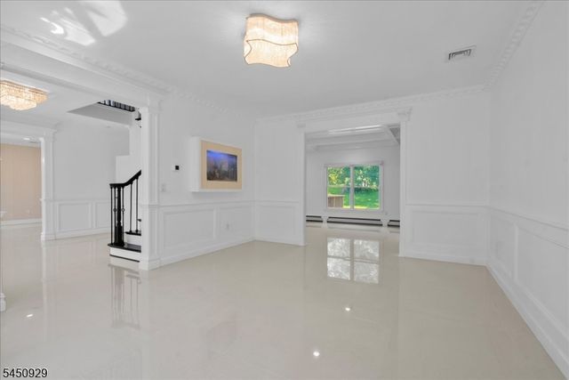 12 Byron Ct, Parsippany-troy Hills Twp., NJ 07054