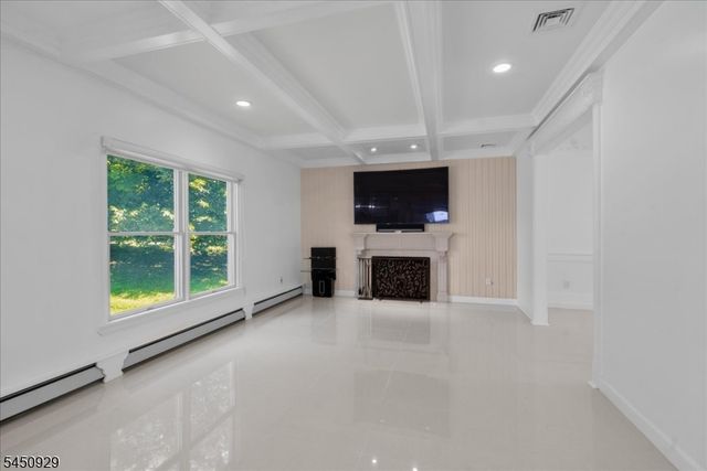 12 Byron Ct, Parsippany-troy Hills Twp., NJ 07054