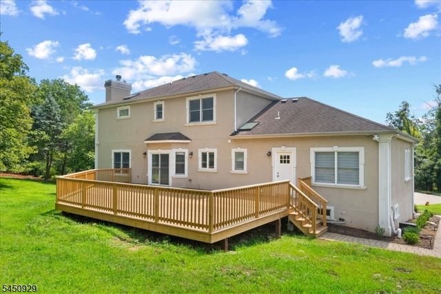 12 Byron Ct, Parsippany-troy Hills Twp., NJ 07054