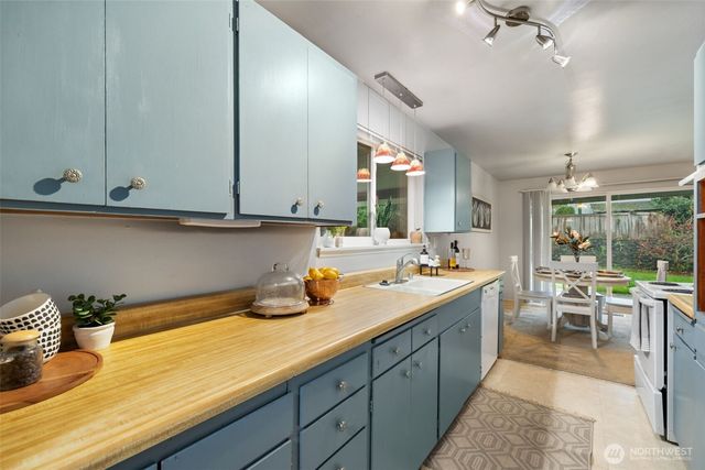 9315 Westview Drive SW, Lakewood, WA 98498