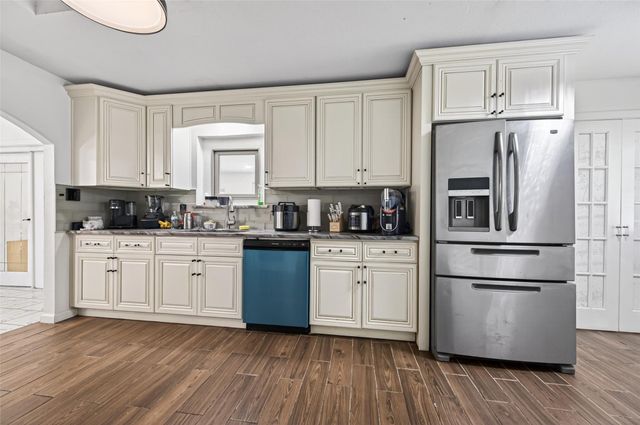 13902 Ambrose Street, Houston, TX 77045